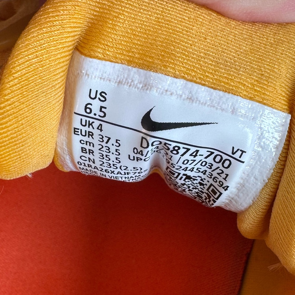 Nike Women’s Vibrant Yellow Air Vapormax Pro Shoes - Picture 10 of 10